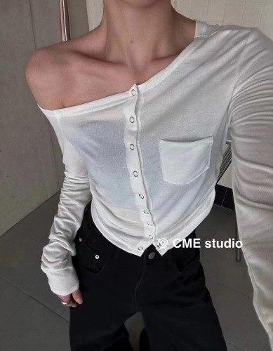 Asymmetrical sloped collar off-shoulder snap-button long-sleeved T-shirt for women, hot girl inner layering shirt, high-end top