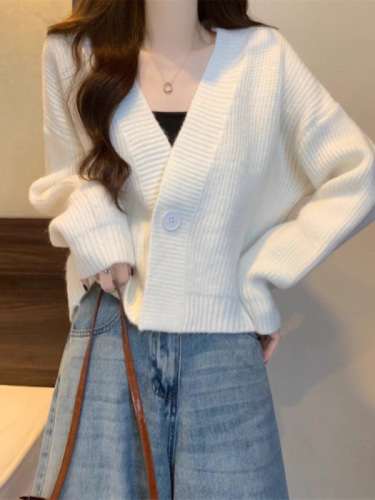 Korean autumn and winter lazy style slimming design niche long-sleeved short sweater v-neck knitted cardigan