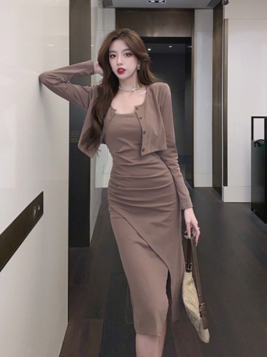 Pure lust hottie casual fashion niche design sexy suspender dress cardigan two-piece suit skirt spring and autumn