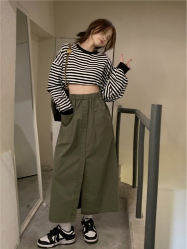 Real shot!  Army green workwear skirt for women Korean style high waist retro loose mid-length versatile slit skirt