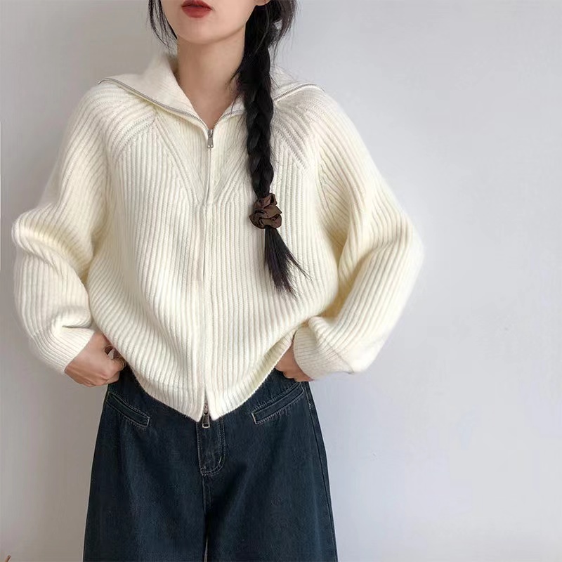 Retro versatile single-breasted small fragrant knitted cardigan top coat for women in autumn and winter with soft and waxy temperament sweater