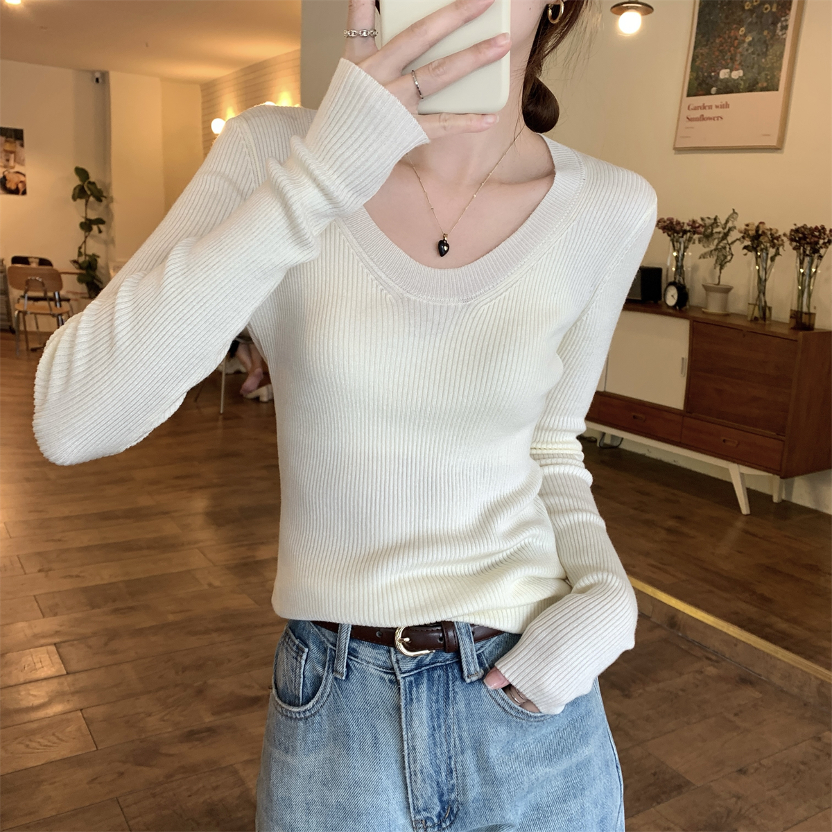 Real shot of the new autumn Korean style temperament u-neck slimming solid color 6 wool long-sleeved sweater bottoming top