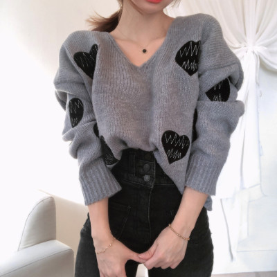 Ghostly girly style embroidered love heart contrast color V-neck dropped shoulder lazy loose sweater