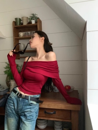 Retro one-shoulder long-sleeved female spring niche hot girl slim short bottoming shirt red inner top