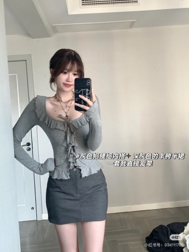 CallmeEar//Gray tone aesthetic ruffled long-sleeved top women's early autumn design niche bottoming shirt