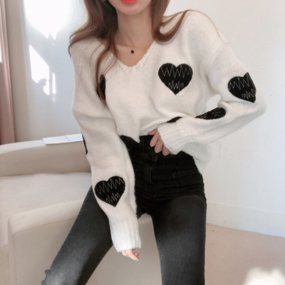 Ghostly girly style embroidered love heart contrast color V-neck dropped shoulder lazy loose sweater