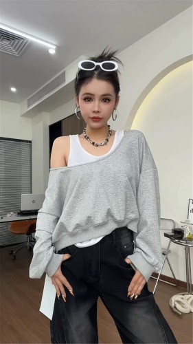 2024 new autumn Korean style fashionable design one-line collar off-shoulder pullover sweatshirt camisole two-piece set for women