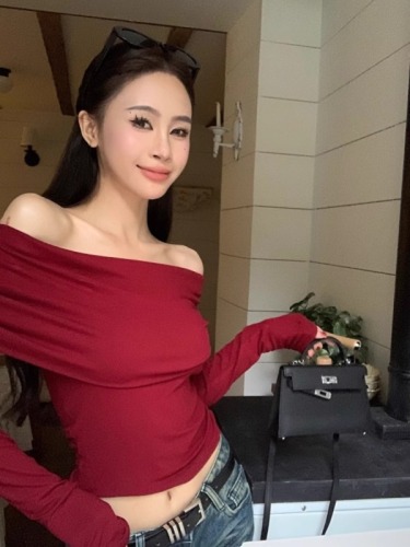 Retro one-shoulder long-sleeved female spring niche hot girl slim short bottoming shirt red inner top