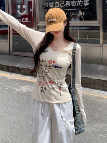 Real shot of graffiti letter printed V-neck sun protection blouse with slightly see-through back and hollow backless slim long-sleeved T-shirt for women