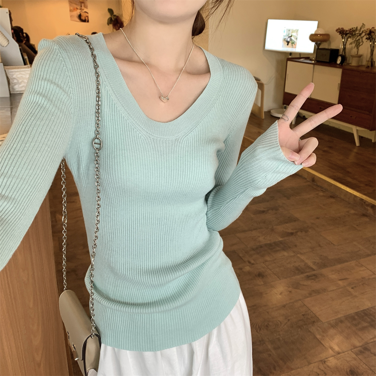 Real shot of autumn Korean style temperament u-neck slimming solid color 6 wool versatile long-sleeved sweater bottoming top