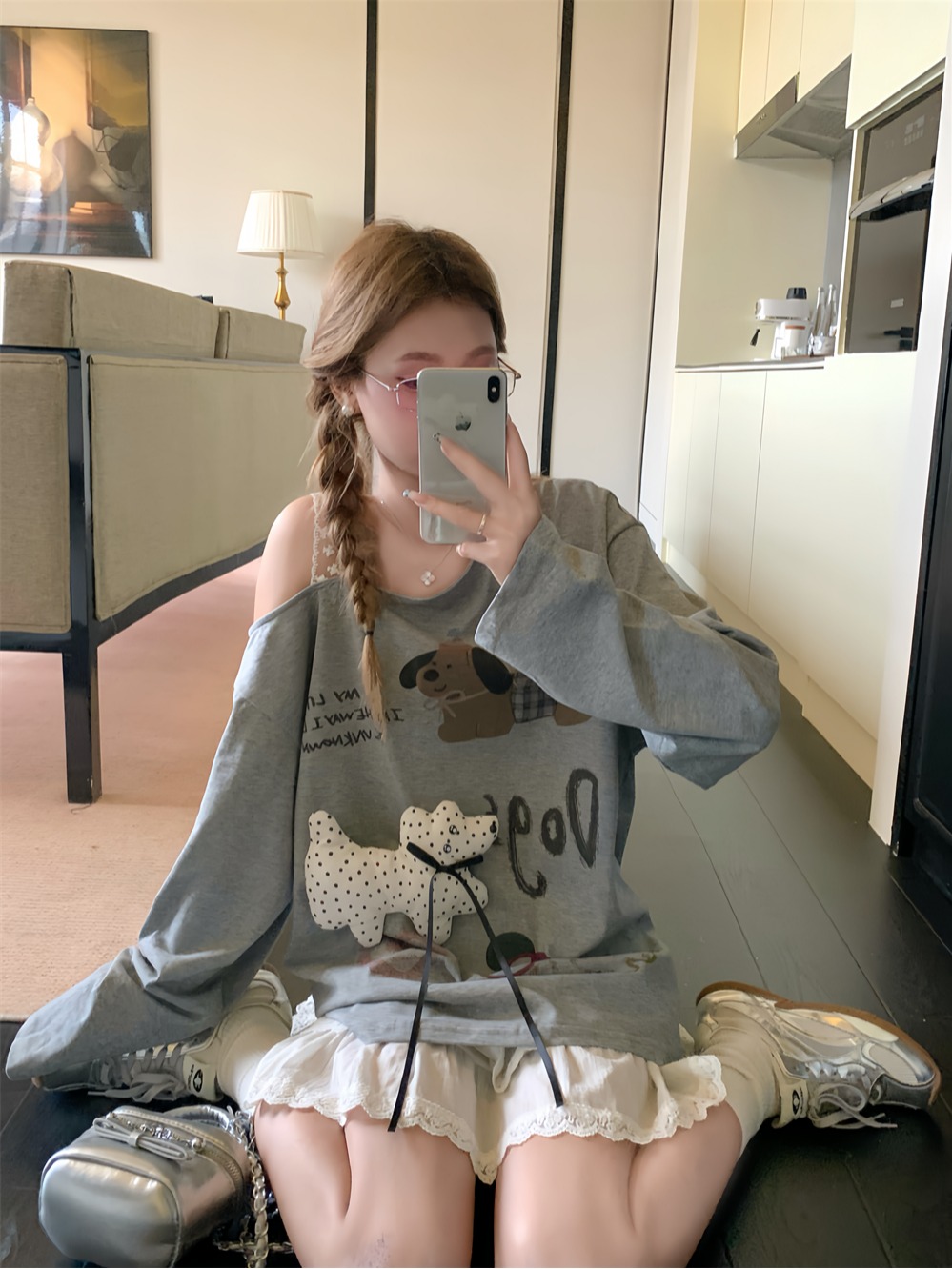Actual shot ~ Korean style cute dog airbrushed lace shoulder strap off-shoulder loose slimming long-sleeved T-shirt