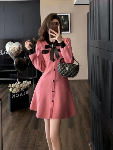 Autumn and winter round neck bow knitted dress, ladylike, high-end goddess style, waist-cinching sweater, bottoming A-line skirt