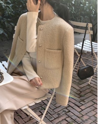 Elegant woolen round neck jacket