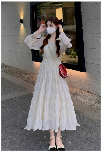 Fairy tea break French spring and autumn white beach dress with waist slimming and pleated holiday long skirt long-sleeved chiffon dress