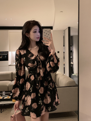 Stretch elastic waistband original high twist chiffon chiffon lining Qiu Rouyao black long sleeve rose print dress