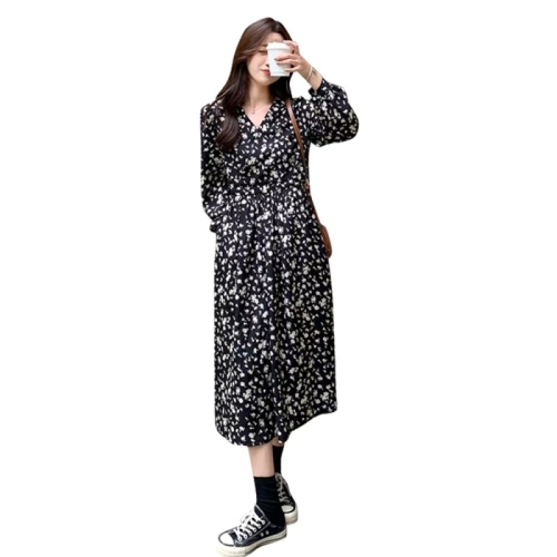 French tea break black long-sleeved dress for women autumn 2024 spring and autumn new high-end Hepburn style waist long dress