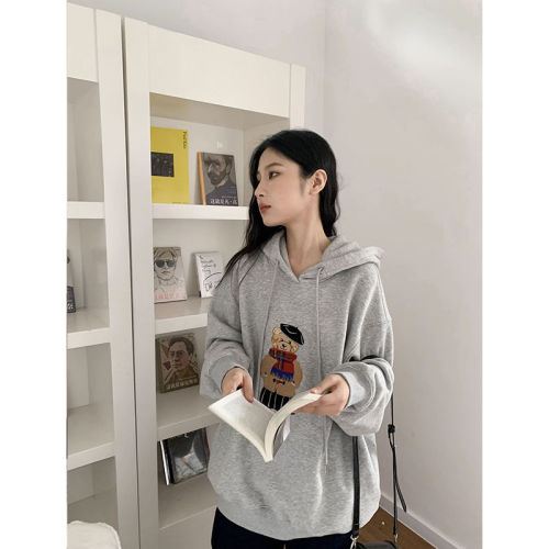 American retro bear print casual pullover sweatshirt for women in spring, autumn and winter, loose, lazy and versatile tops and jackets