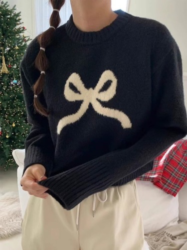 Dongdaemun, South Korea 2024 new autumn and winter design bow pattern knitted short long-sleeved round neck sweater for women