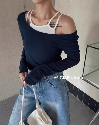 2024 new autumn style one-piece collar shoulder splicing fake two-piece long-sleeved T-shirt women's slim hot girl short top