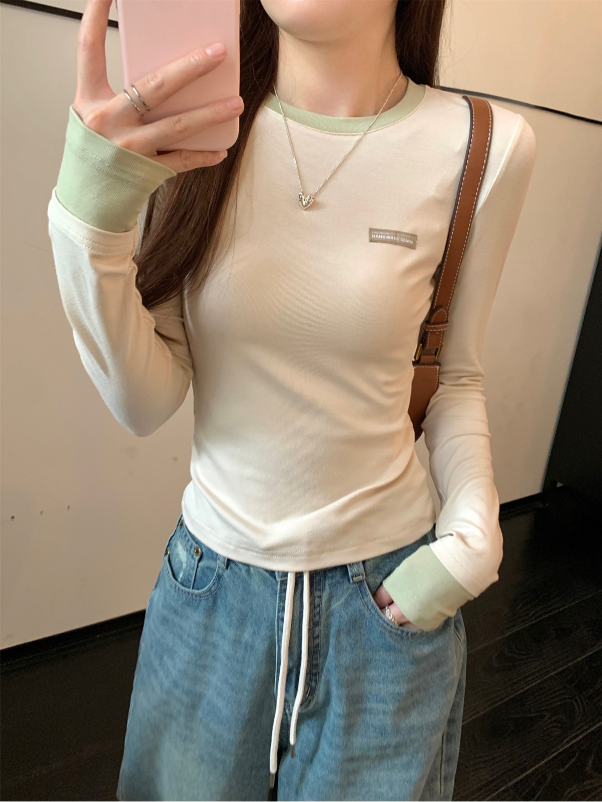 Actual shot of the new autumn Korean style slim fit contrasting color temperament versatile slimming long-sleeved T-shirt bottoming top