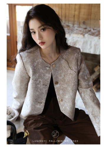 Lu Qing Yizhi Meng Xiaoxiang short coat women's spring and autumn 2024 new French niche design jacquard top