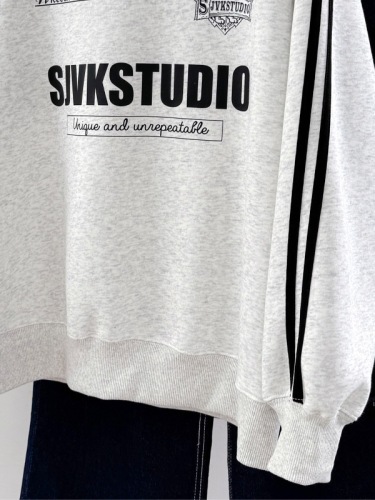 Actual shot of sweatshirts for men and women, spring and autumn thin section, 2024 trendy loose design, striped round