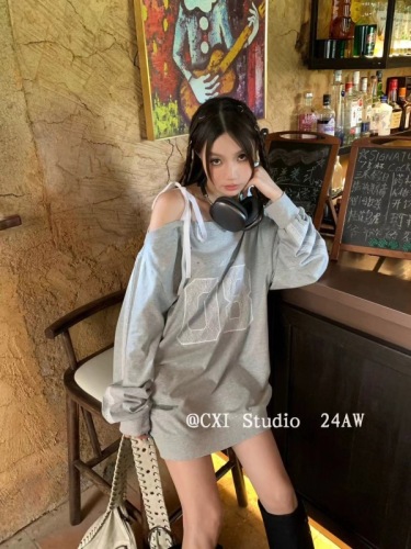 Thirteen lines of CXI studio retro oblique shoulder heavy industry embroidery logo lace slimming strap jersey sweatshirt