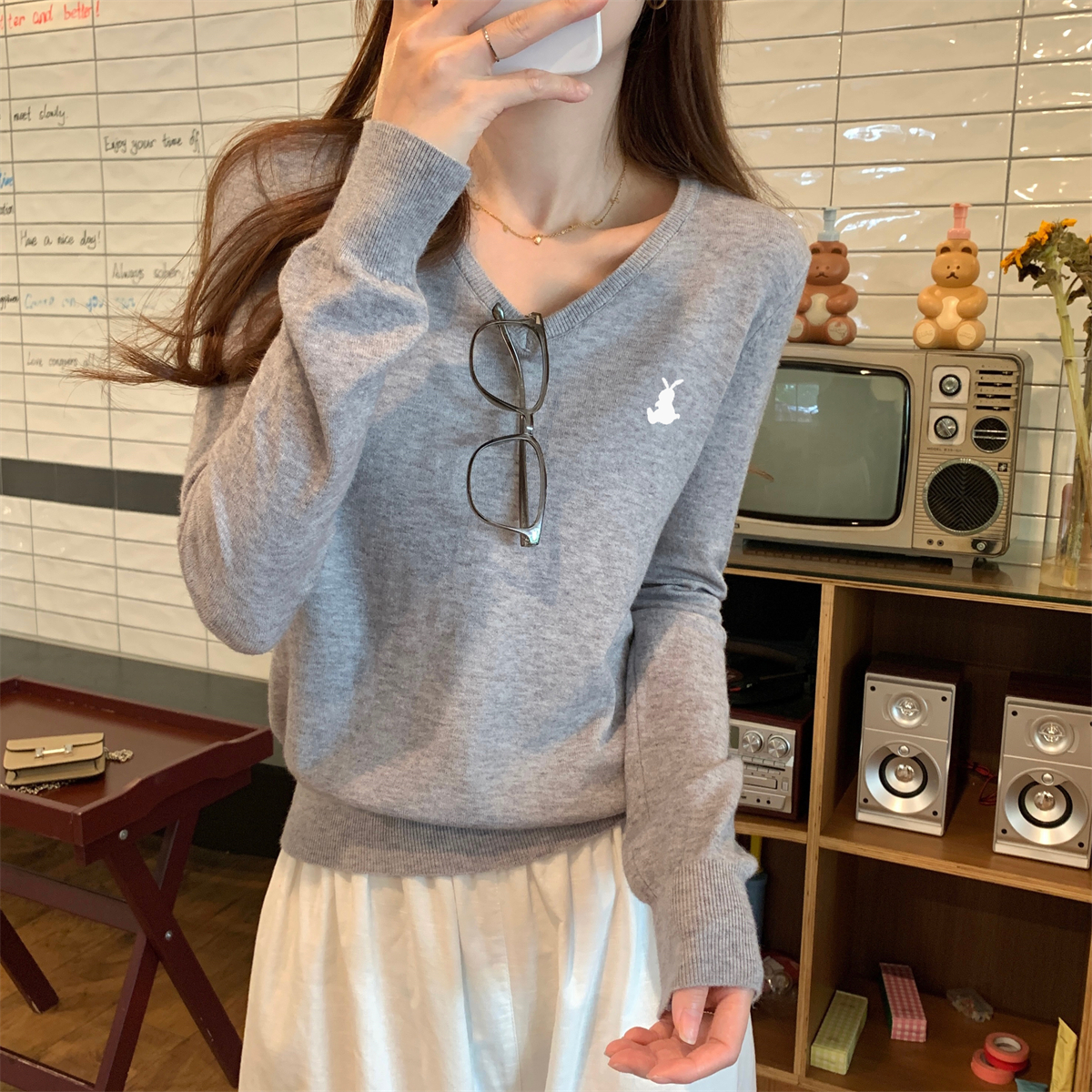 Real shot Autumn Korean style v-neck temperament versatile embroidery design Andy velvet sweater long-sleeved bottoming top