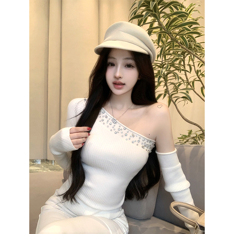 women's 2024 new white short-sleeve knit top with high-end design for autumn