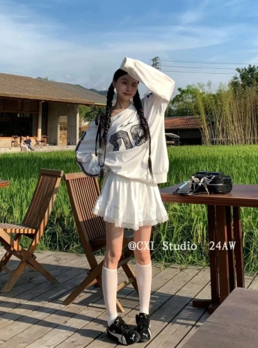 Thirteen lines of CXI studio retro oblique shoulder heavy industry embroidery logo lace slimming strap jersey sweatshirt