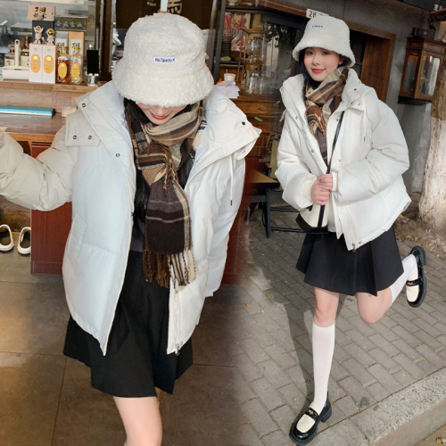 Actual shot of 2024 winter new short Korean style thickened loose slim hooded bread coat cotton coat for women