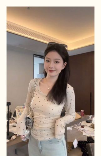 辣妹天丝罗纹设计感小众修身波点T恤上衣女夏薄款洋气减龄打底衫