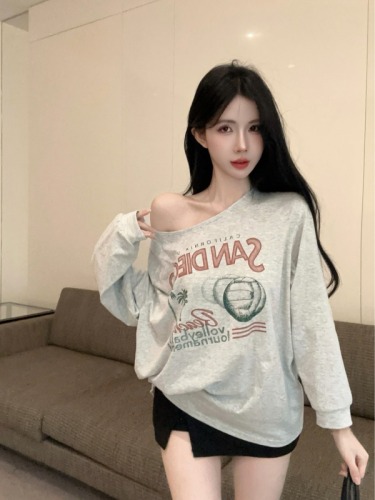 Real shot of ins letter printed oblique collar off-shoulder long-sleeved T-shirt for women, loose, slim and versatile top for summer