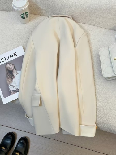 Cream blazer women's 2024 spring and autumn new Korean style design niche fashion temperament commuting small suit