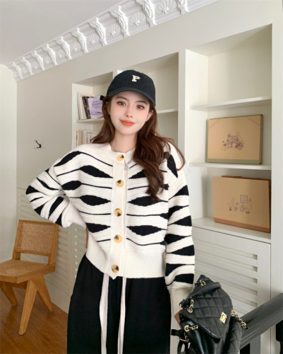 Plus size women's small fragrant wave striped sweater jacket niche knitted cardigan contrast color crop top