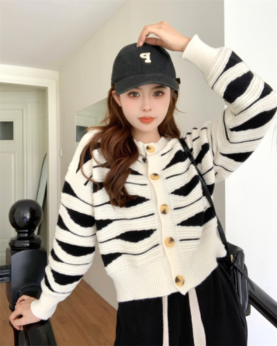 Plus size women's small fragrant wave striped sweater jacket niche knitted cardigan contrast color crop top