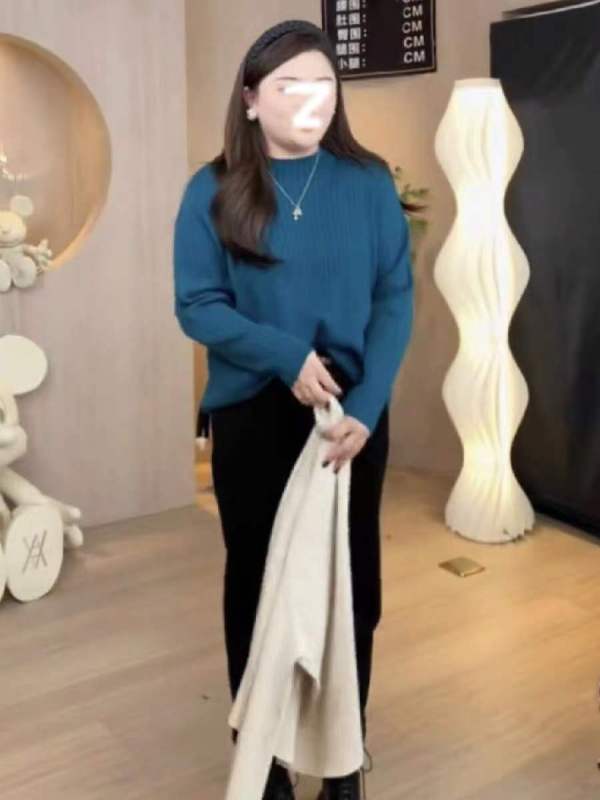 Fat Jiajia half turtleneck sweater