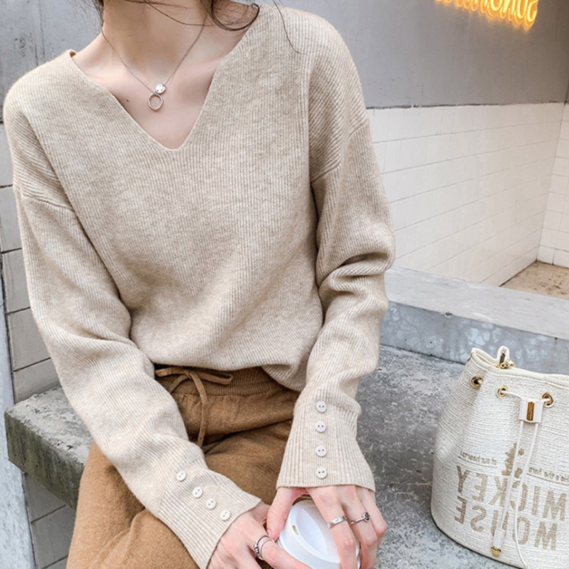 Fashionable temperament V-neck design top autumn and winter new bottoming sweater women's loose casual long-sleeved sweater trend