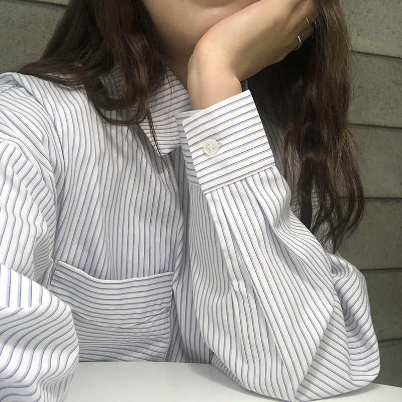 White stacked striped shirt for women in spring and autumn students' vertical striped design top loose inner layering shirt
