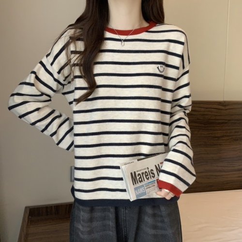 Large size embroidered contrasting striped sweater for women in autumn and winter new design versatile round neck long-sleeved top