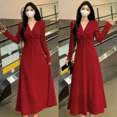 Knitted dress for women in autumn and winter, fat mm slimming v-neck bottoming skirt, burgundy and black long skirt