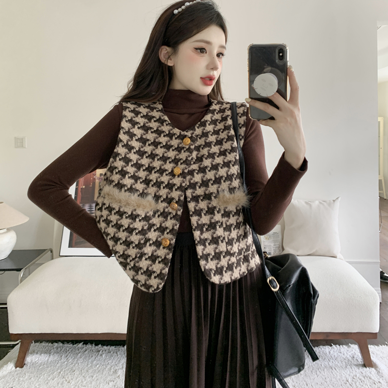Autumn new plus size women's small fragrant style houndstooth vest + long-sleeved bottoming + pleated skirt three-piece set