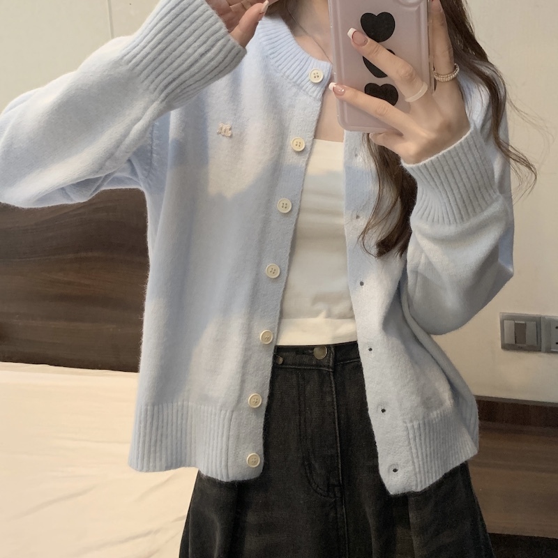 Large size soft and waxy light blue knitted sweater jacket for women in autumn new style simple to cover the belly and look slim