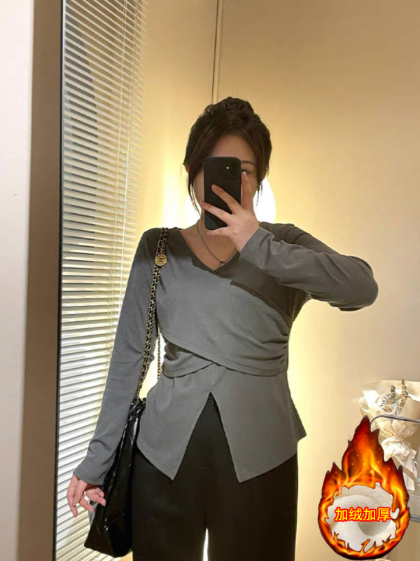 Winter new style fat MM 200 pounds plus size women's design irregular long-sleeved V-neck plus velvet thickened double-sided velvet top