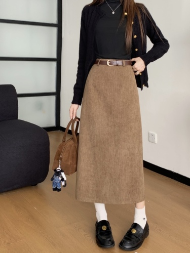 New high-waist slim retro corduroy skirt that covers the crotch, straight a-line mid-length hip-covering skirt