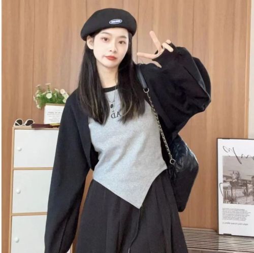 Autumn contrasting color stitching fake two-piece long-sleeved sweatshirt for women American hot girl style irregular top