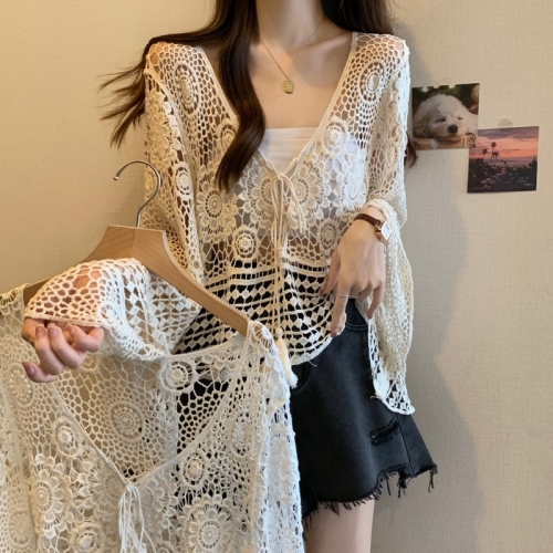 Large size hollow knitted blouse for women 2024 loose sun protection air-conditioning shirt design with lace crochet