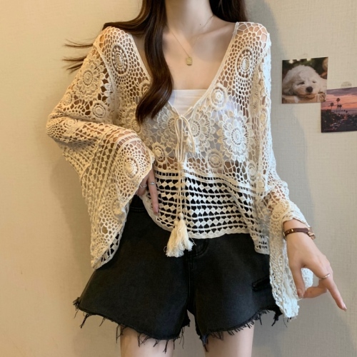 Large size hollow knitted blouse for women 2024 loose sun protection air-conditioning shirt design with lace crochet