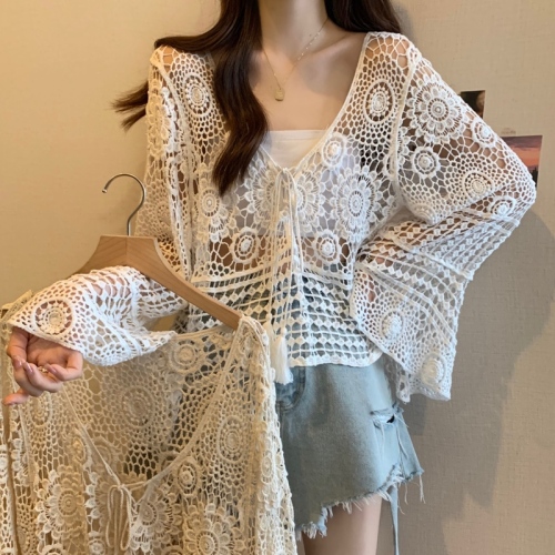 Large size hollow knitted blouse for women 2024 loose sun protection air-conditioning shirt design with lace crochet