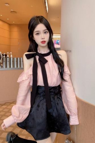 Pink fungus-edged off-shoulder long-sleeved shirt for women spring and autumn 4 new style high-end temperament halterneck short top